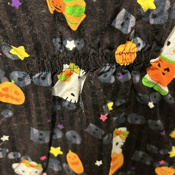 Hello Kitty scrub top 2xl with slant pockets and ruched low back 100% cotton - Picture 6 of 6